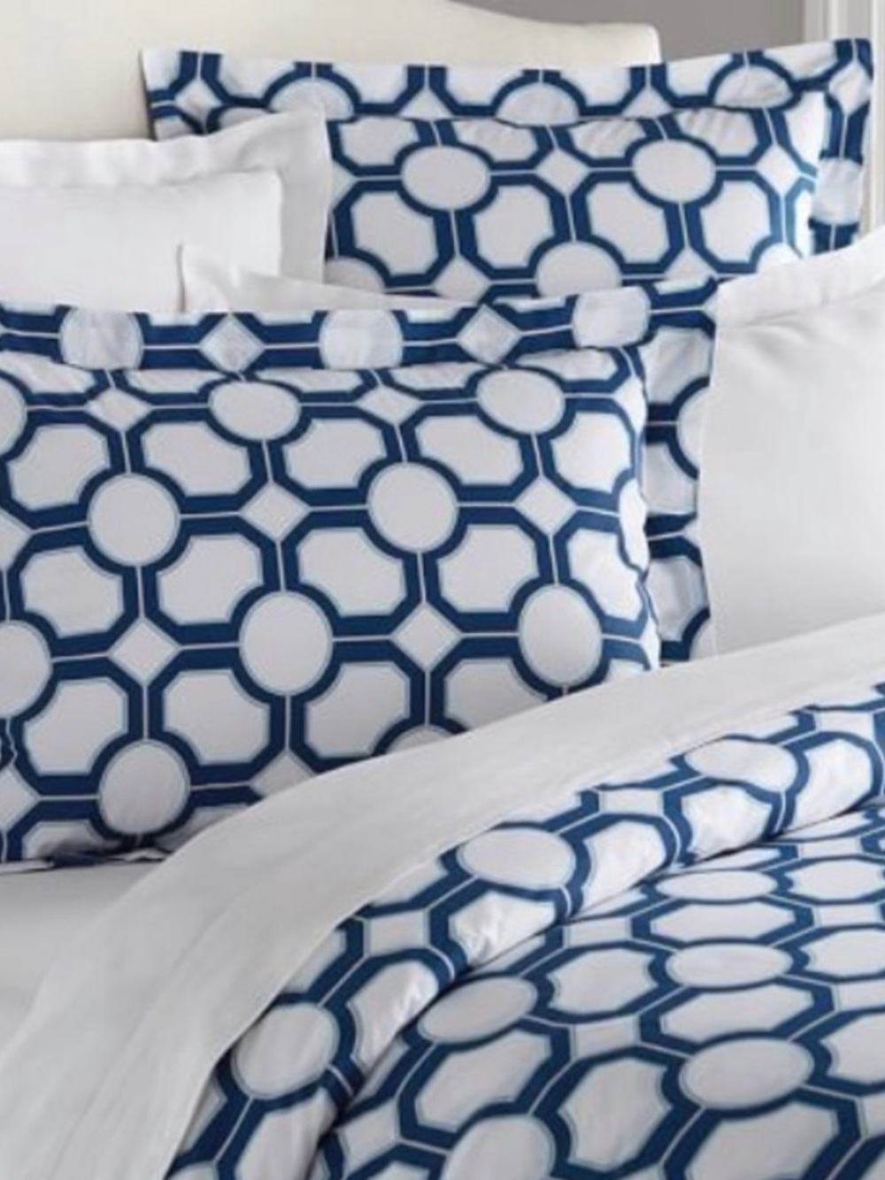 Pottery Barn Nova Geo Navy and White King/Cal King Duvet Cover